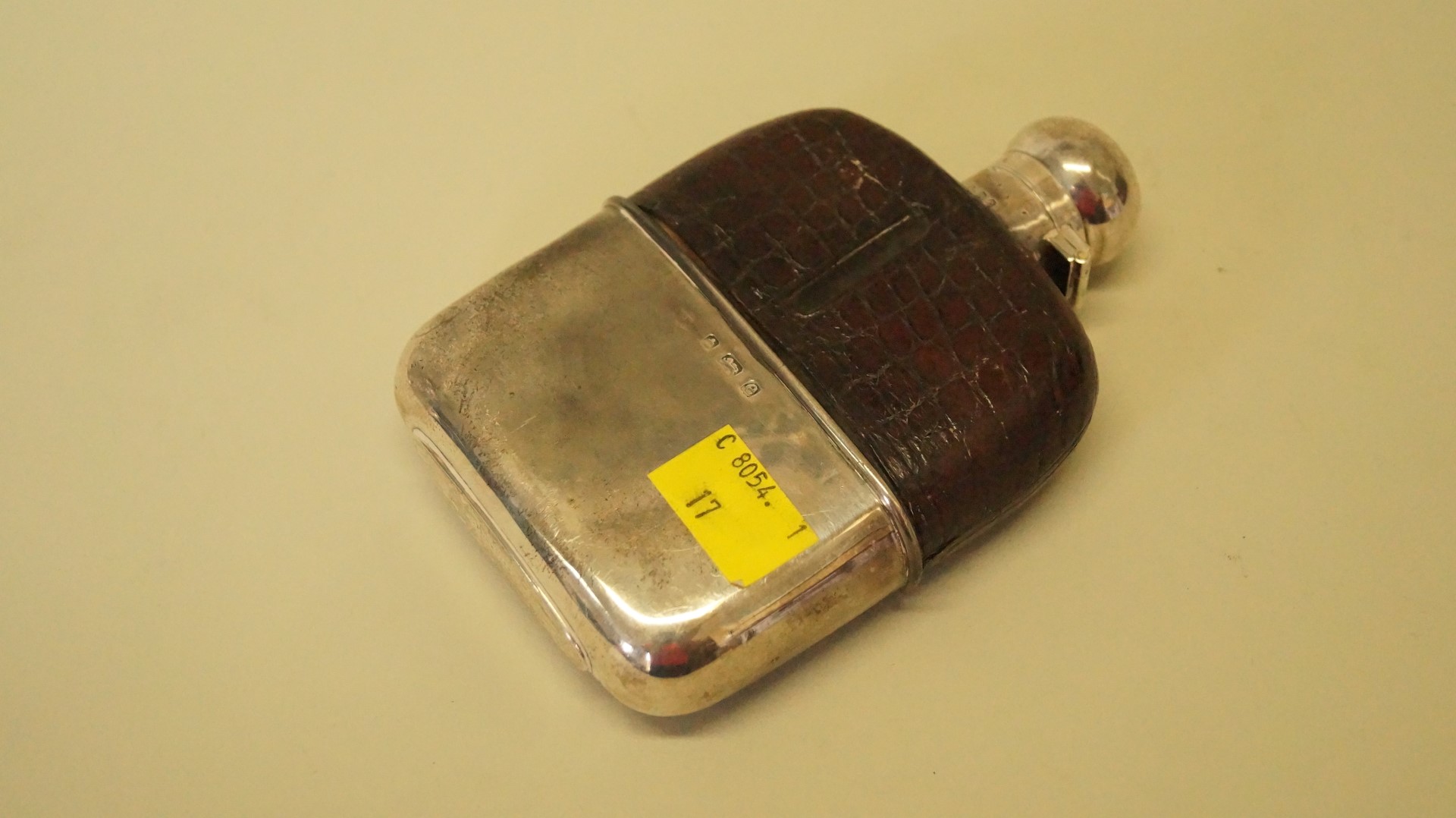 An Edwardian silver and crocodile skin mounted glass hip flask, Mappin & Webb, Birmingham 1904, 13. - Image 2 of 6