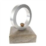 JOSEP SOBRADO escultura en metal. Med.: 30 x 30 cm. "Huevo" Precio Salida/Starting Price: €225