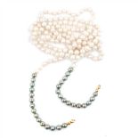 COLLAR SAUTOIR DE PERLAS hilo de perlas cultivadas, decorado en los extremos por perlas Tahití y