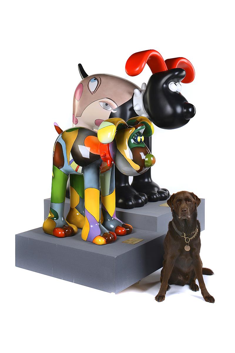 Sculpture: A painted composite Gromit titled Glamit on stand  bearing brass plaque inscribed Gromit - Image 2 of 3