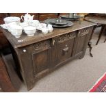 Oak blanket chest