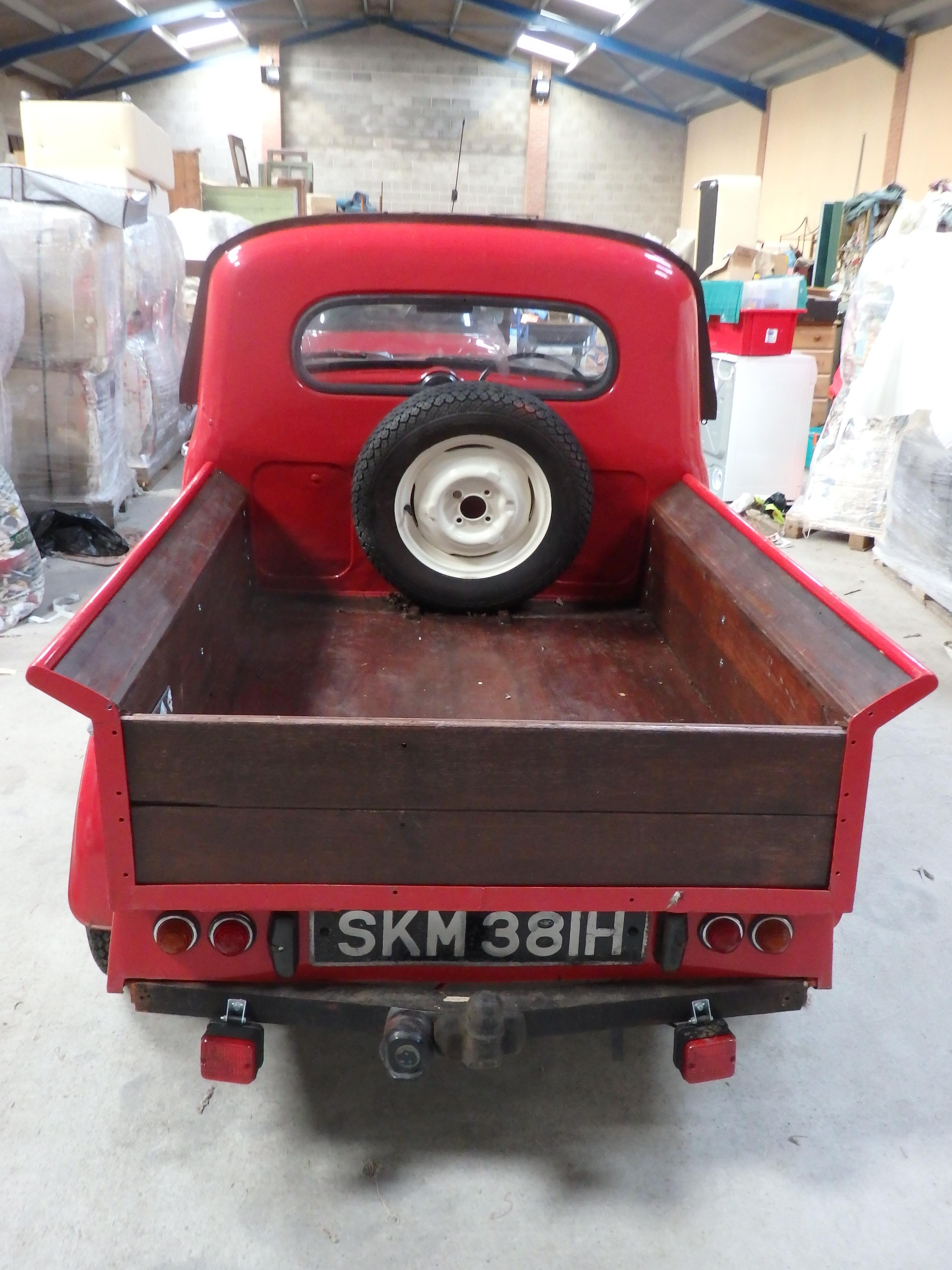 Austin morris pickup in red reg. SKM 381H with all paperwork and fully roadworthy - Image 3 of 3