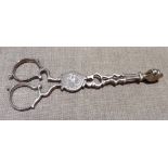 19TH CENTURY HALLMARKED SILVER SUGAR KNIPPS Bearing the initials 'S.C.'. (approx 12½cm)