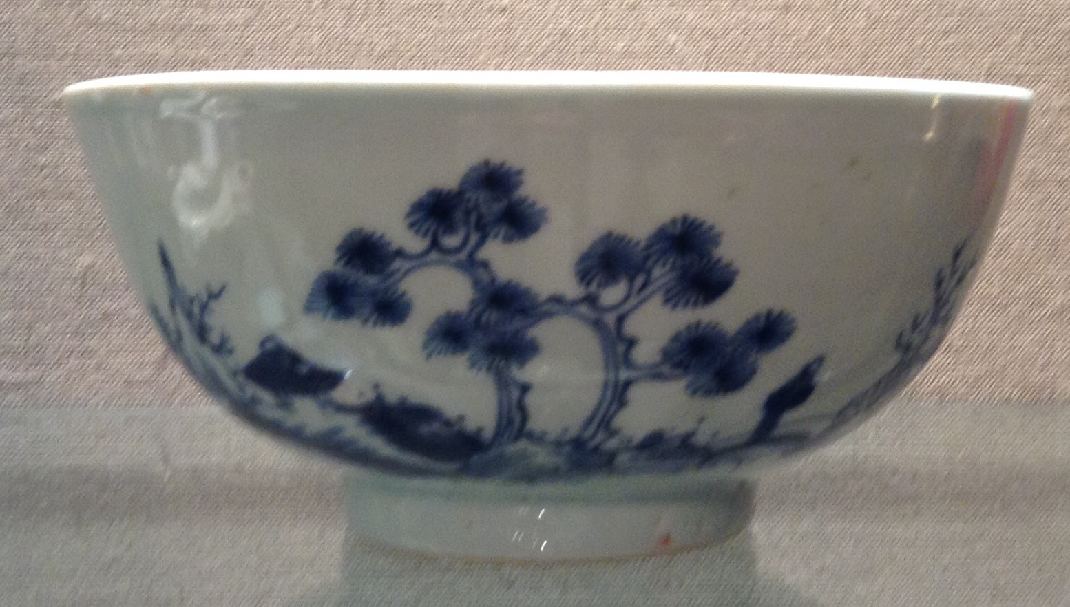 NANKING CARGO, AN 18TH CENTURY CHINESE PORCELAIN BOWL Hand painted in underglaze blue and - Image 2 of 5