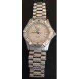 A GENTLEMEN'S 2000 TAG HEUER PROFESSIONAL WRIST WATCH The stainless steel case on integral strap,