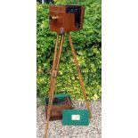 TAYLOR, TAYLOR AND HOBSON, A LATE 19TH CENTURY MAHOGANY AND BRASS BOUND WET PLATE FIELD CAMERA A