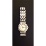 RAYMOND WEIL, TANGO, A LADIES' STAINLESS STEEL BRACELET WATCH With a date window. (5201/17447/1)