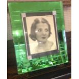 ASPREY, A STYLISH ART DECO PERIOD GREEN MIRRORED STRUT PICTURE FRAME.  (32cm x 38cm)