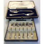 AN EARLY 20TH CENTURY SET OF HALLMARKED SILVER SPOONS AND FORKS Sheffield, 1921, boxed, together