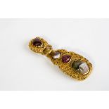 A QING DYNASTY, 18th/19th CENTURY, GILT BRONZE AND SEMI-PRECIOUS STONE BELT HOOK The hook with