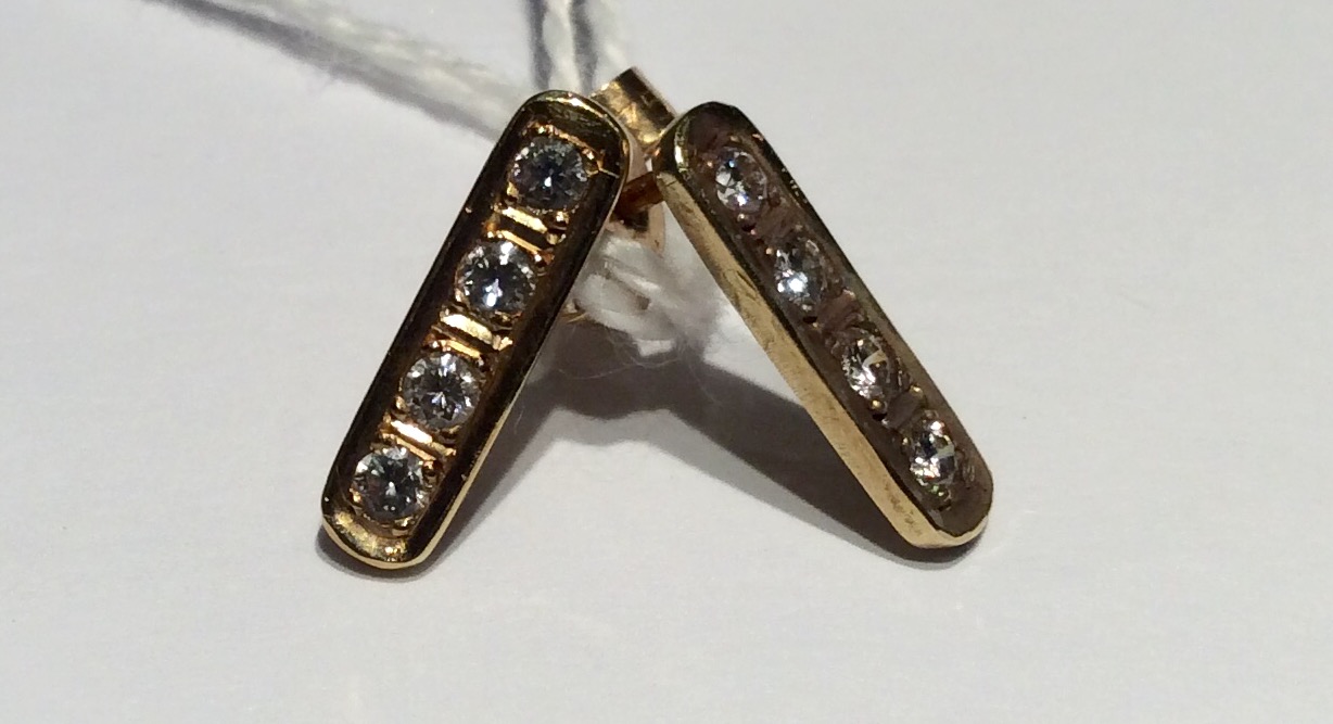 A PAIR OF 18CT GOLD AND DIAMOND EARRINGS In the form of a vertical gold bar, pavé set with four - Image 2 of 2