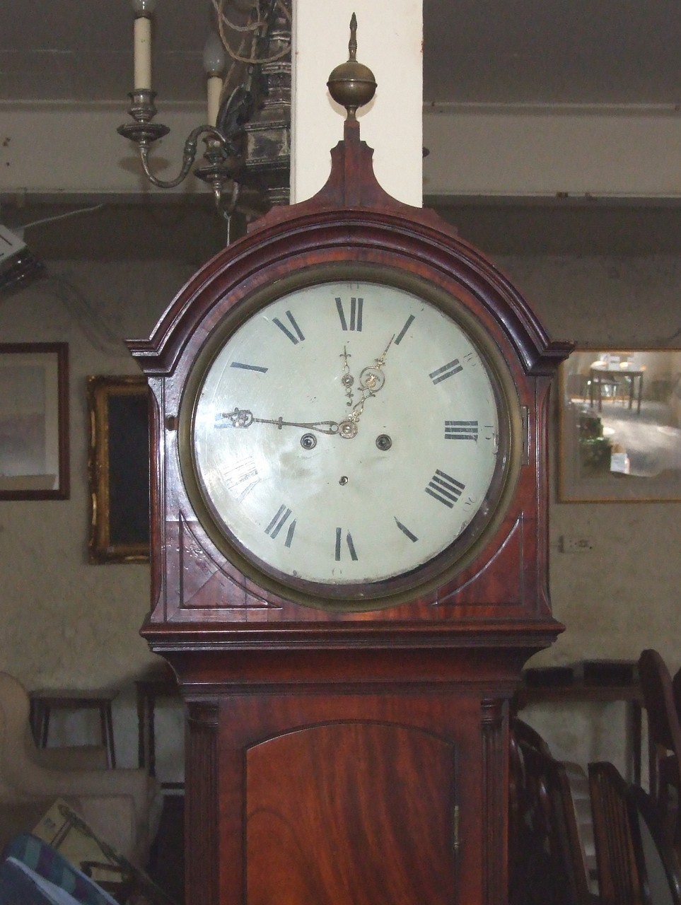 Mahogany Cased 8 Day Grandfather Clock. £200/300