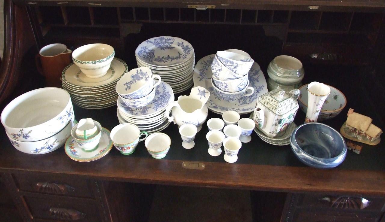 Collection of miscellaneous Tea Ware, China etc. £30/40