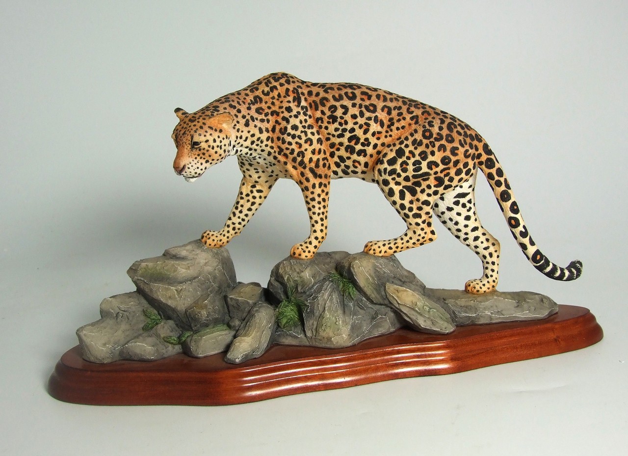 Border Fine Arts Leopard – A3065 (with box). £30/40