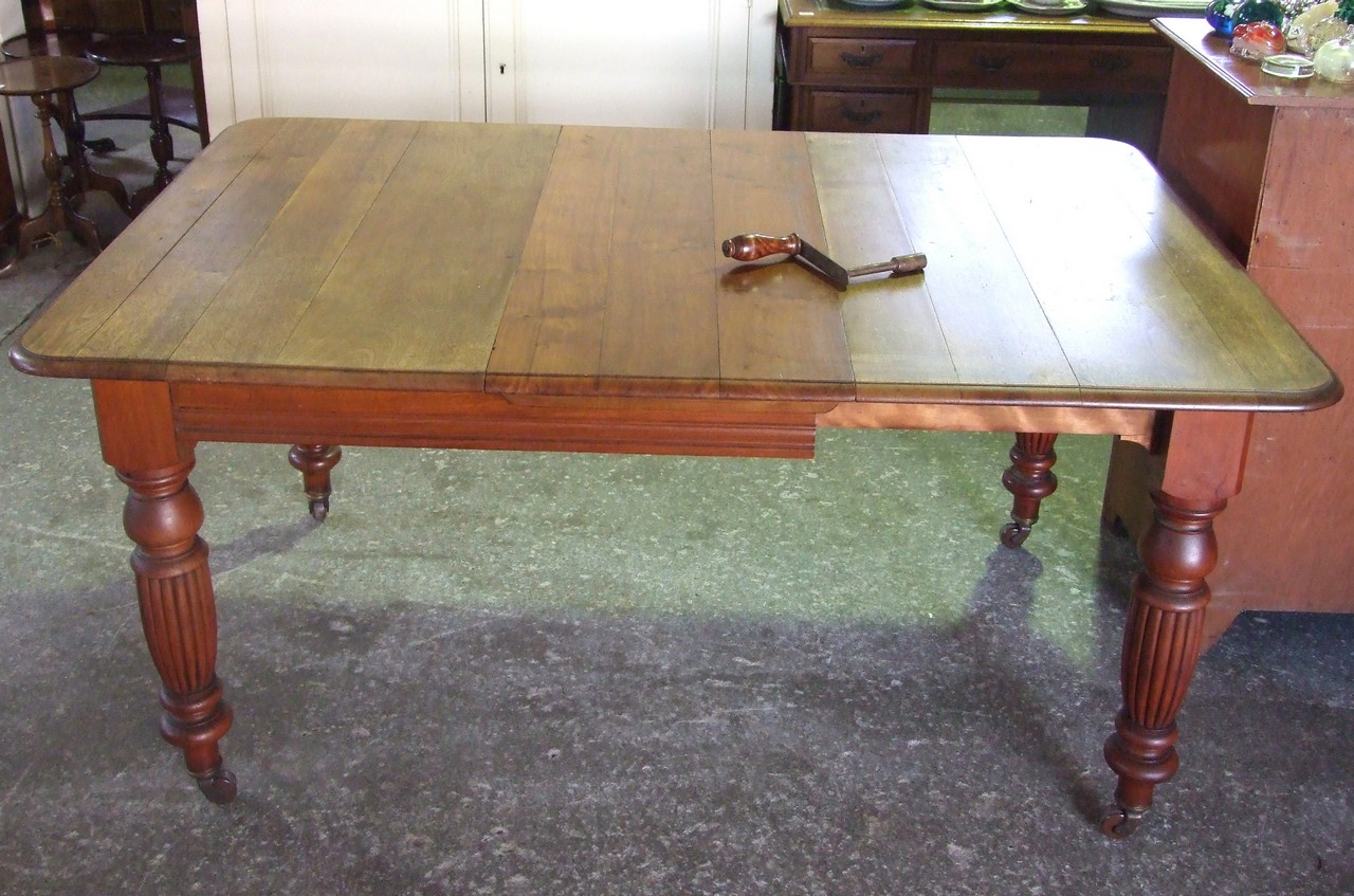 Edwardian Oak Extending Dining Table (one leaf) on Reeded Legs. £80/120