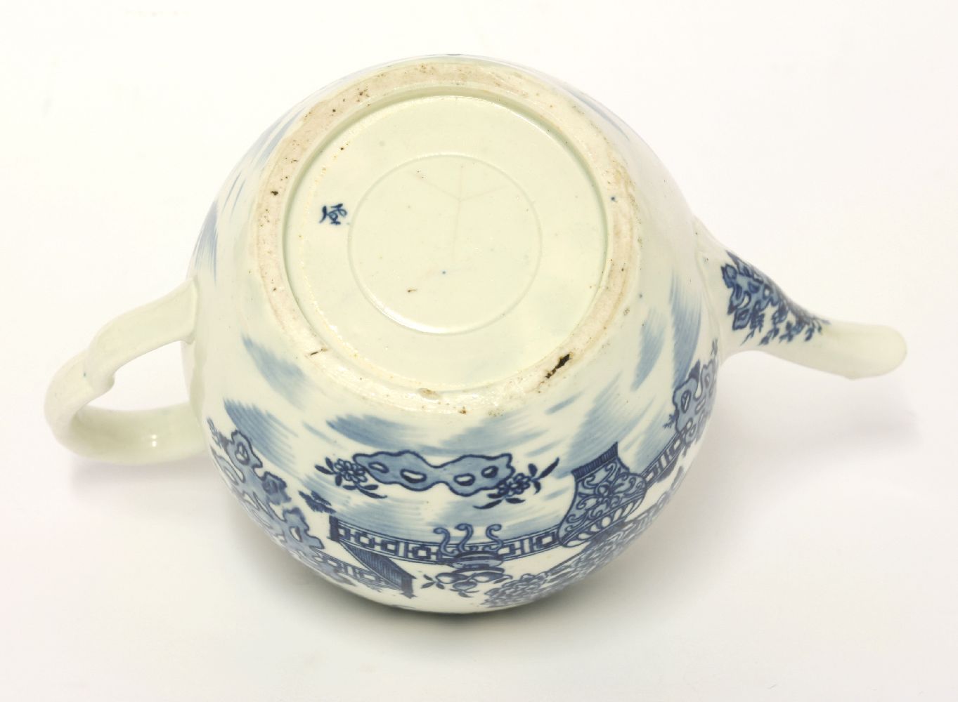 A Worcester blue and white printed Teapot and Cover,c.1785, of barrel shape with a flat cover, - Image 3 of 3