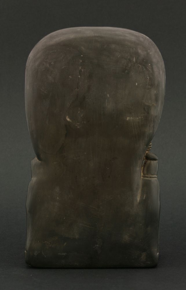 A finely carved and polished Guanyin, possibly 18th century, seated cross-legged on a high plinth, - Bild 2 aus 2