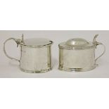 A George IV silver drum mustard pot, by George Burrows & Richard Pearce, London 1826, with gadroon