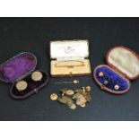 Assorted 9ct gold cufflinks and dress studs, a cased set of Victorian split pearl set gold studs,