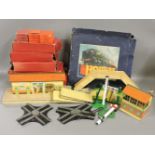 A collection of Hornby 'O' gauge, station no 3, boxed, signal cabin no 2, two buffer steps no 1,