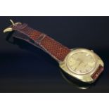 A gentlemen's gold-plated Omega electronic f300 Hz Genève chronometer strap watch, c.1970.Model