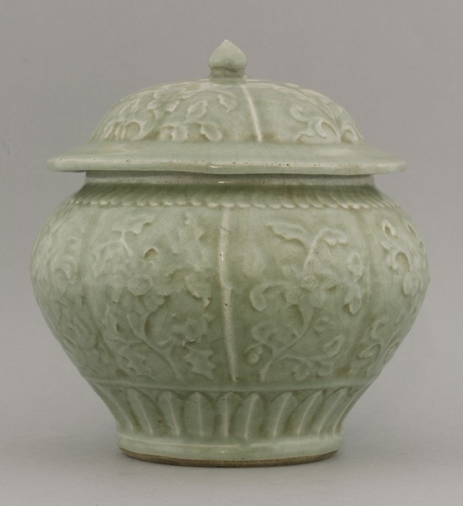 A celadon Guan and Cover,16th century or later, the lobed body moulded with floral sprigs beneath - Image 2 of 3