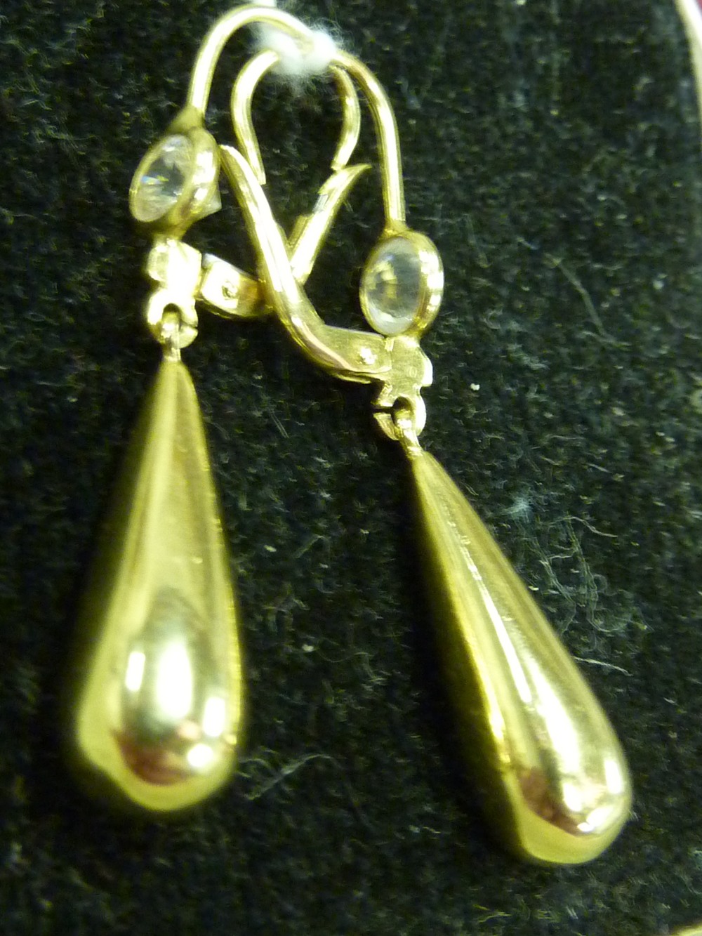 A pair of ladies 18 carat gold tear drop