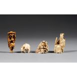 LOT DE QUATRE NETSUKE en ivoire, représentant, pour le premier, un danseur sur un pied, retenant son