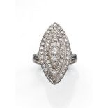 ANNEES 1950BAGUE MARQUISE DIAMANTSElle est ornée de diamants taille brillant disposés sur trois