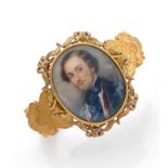 ANNEES 1830BRACELET MINIATURE*Il porte une miniature ovale "portrait d'homme à la lavallière