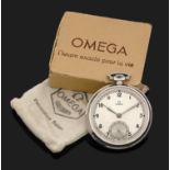 OMEGA VERS 1930 Montre de poche époque Art Déco en acier. Cadran argenté deux tons avec index