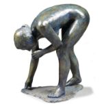 Jacques LE NANTEC (Né en 1940) Femme Courbée Épreuve en bronze à patine bleue nuancée Numérotée 2/