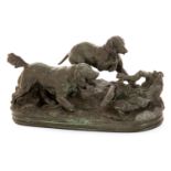 Antoine Louis Barye (1795-1875) ? Deux chiens en arrêt devant des perdrix Groupe en bonze à patine