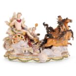 MEISSEN Grand groupe en porcelaine en trois parties, représentant Apollon sur un char tiré par