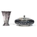 POT-POURRI ET VASE QÂJÂR en argent à riche décor repoussé et ciselé de paons, phénix, oiseaux et