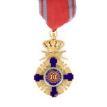 CROIX DE COMMANDEUR EN BRONZE DORÉ DE L’ÉTOILE DE ROUMANIE A titre militaire. Cravate. (Petits