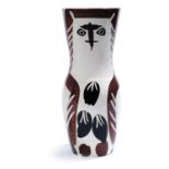 PABLO PICASSO (1881-1973) Vase hibou Épreuve en céramique, décor aux oxydes, gravé au couteau sur