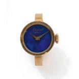 CHOPARD ANNEES 1970 ORIGINALE BAGUE MONTRE Le boîtier de forme cylindrique à fond de lapis-lazuli.