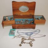 An Italian Sorrento style jewel box, containing an assortment of costume jewellery