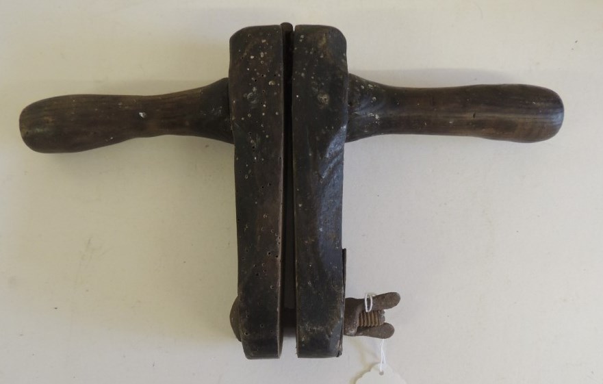 A 19th Century wooden handtool, possibly a sort of clamp, with two handles, screw at one end and