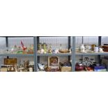 LARGE ASSORTMENT OF GLASSWARE, ORNAMENTS, COLLECTORS PLATES, PLATED ITEMS ETC (OVER 6 SHELVES)