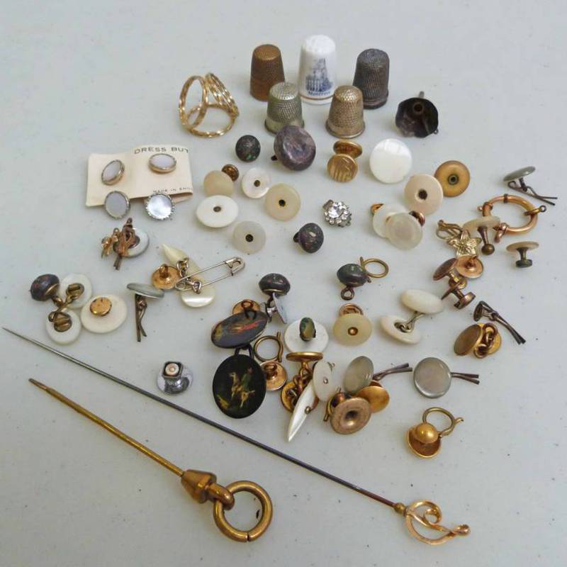 925 SILVER PERFUME FUNNEL, MINIATURE CURLING STONE, SILVER THIMBLE AND OTHER VARIOUS BUTTONS AND