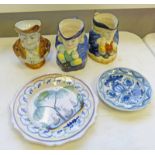 2 19TH CENTURY DELFT POTTERY PLATES AND 3 POTTERY TOBY JUGS