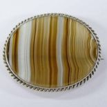 OVAL BANDED AGATE BROOCH IN ROPEWORK SETTING