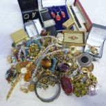 VARIOUS SILVER BROOCHES, SILVER PENDANT ETC