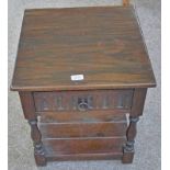 20TH CENTURY OAK BEDSIDE TABLE WITH DRAWER AND TURNED SUPPORTS 52CM TALL