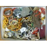 SELECTION OF VARIOUS COSTUME JEWELLERY ETC
