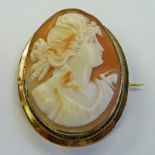 OVAL CAMEO BROOCH IN MOUNT MARKED 9CT