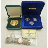 STERLING SILVER PROOF SET OF 3 X 1979 POUND COINS BY POBJOY MINT, 1999 GILT QUEEN MOTHER GIBRALTAR