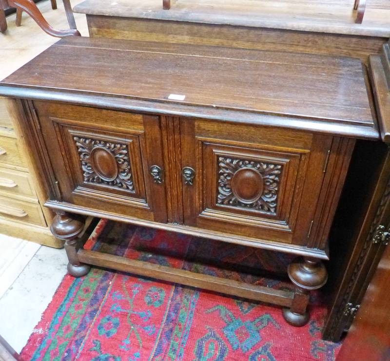 19TH CENTURY STYLE OAK DRESSER WITH PLATE RACK BACK OVER 2 CARVED PANEL DOORS